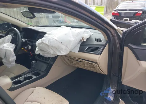 2016 Hyundai Sonata Sport z USA, uszkodzony, nr VIN 5NPE34AF0GH424329